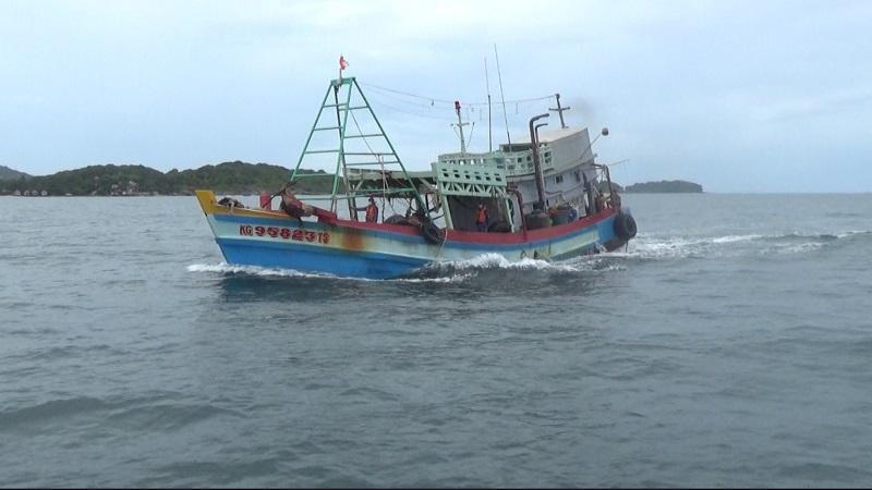 Liên tiếp bắt giữ tàu vận chuyển dầu DO không rõ nguồn gốc