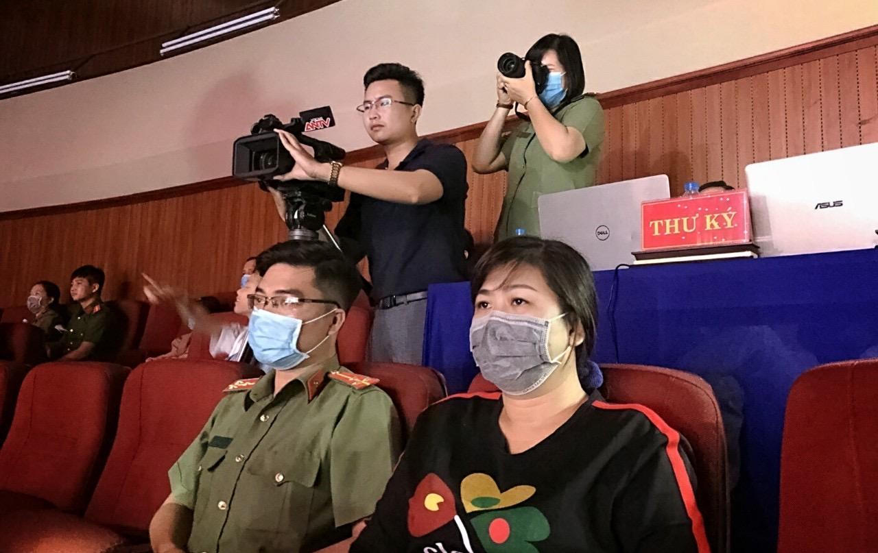 Người chiến sĩ cầm bút "Vững chí, bền gan, tay nghề hoàn hảo/Tâm sáng, vững bền để bài viết thăng hoa”