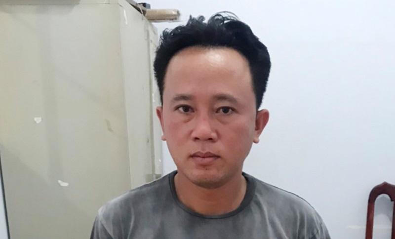 Cho người nằm dưới khoang xuồng để xuất cảnh trái phép