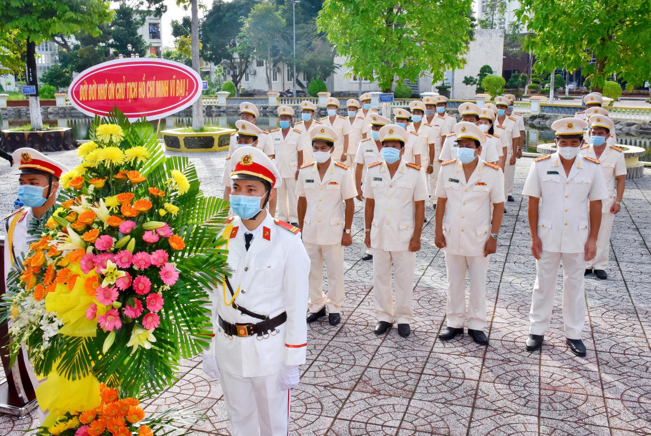 Công an Bạc Liêu kỷ niệm 75 năm Ngày truyền thống lực lượng An ninh nhân dân