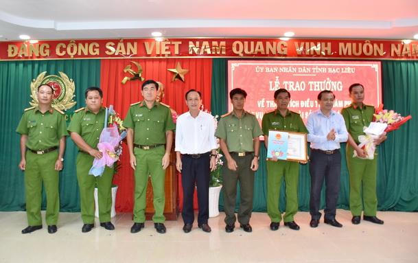 Khen thưởng Ban Chuyên án điều tra, khám phá các vụ trộm cắp tài sản tại các dự án Điện gió