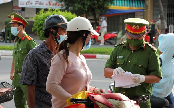 Bạc Liêu hạn chế tối đa người dân ra đường từ 18h chiều đến 5h sáng