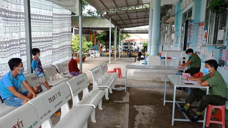 Công an An Giang làm tốt “nhiệm vụ kép” song hành với chăm lo cho người dân gặp khó khăn do dịch COVID-19