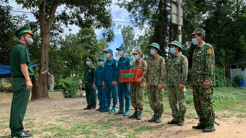 Những suất quà nghĩa tình Quân – Dân