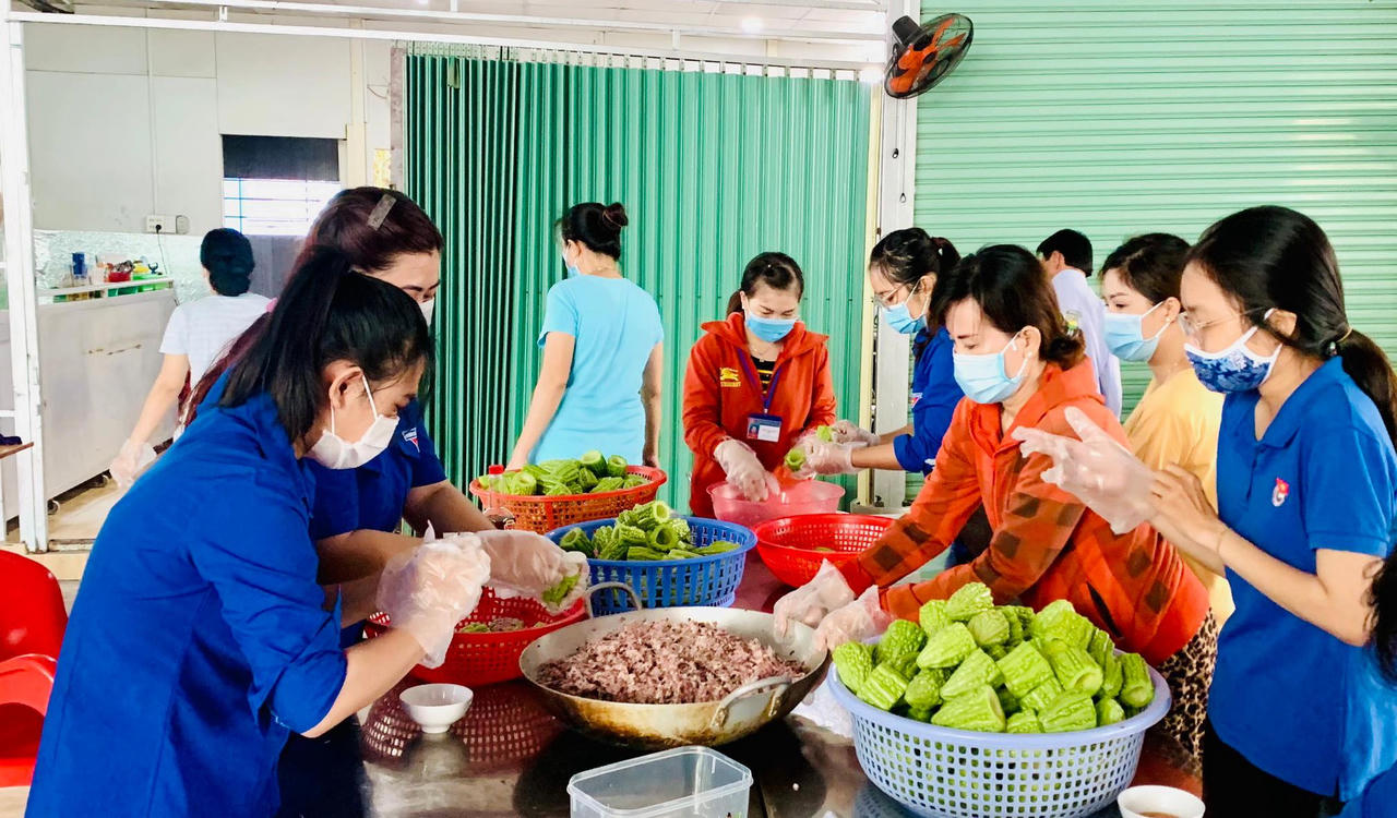 Bếp lửa hồng 'thổi bùng' tinh thần chống dịch ở Bạc Liêu