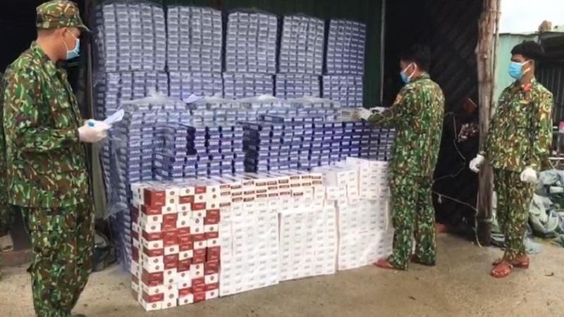 Bắt giữ tàu chở thuốc lá ngoại nhập lậu sau gần hai giờ truy đuổi trên biển