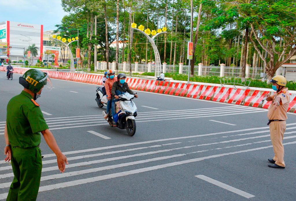 Công an Cà Mau quyết liệt “Chống dịch như chống giặc”