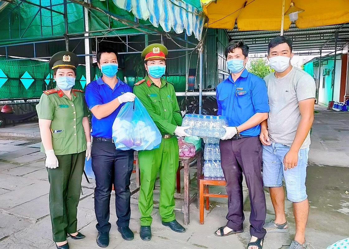 Đẩy mạnh các hoạt động hướng tới kỷ niệm 76 năm Ngày truyền thống Công an nhân dân