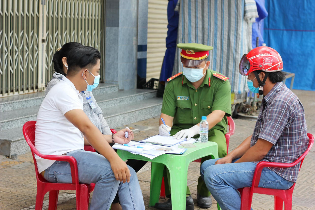 Siết chặt kiểm soát “vòng trong” để thực hiện nghiêm Chỉ thị 16