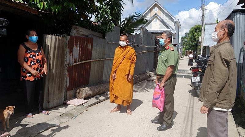 Tranh thủ chức sắc tôn giáo trên mặt trận chống dịch