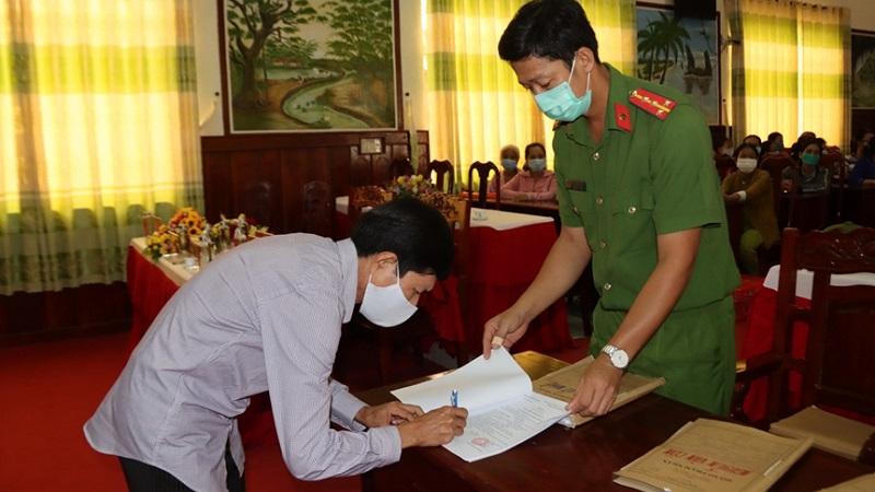 Làm ấm nẻo về cho các phạm nhân được đặc xá dịp 2/9