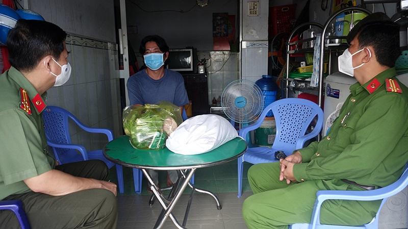 Chăm lo động viên người hoàn lương giữa đại dịch