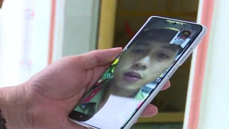 Anh công an trẻ nén nỗi đau riêng vì tuyến đầu chống dịch