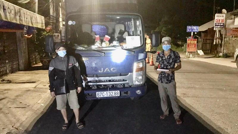 Phạt tài xế chở thuê người về từ vùng dịch