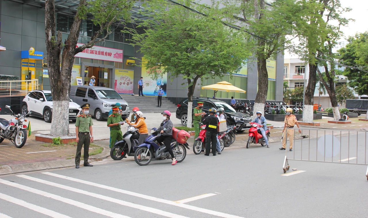Công an Bạc Liêu: “Lá chắn thép” nơi tuyến đầu chống dịch