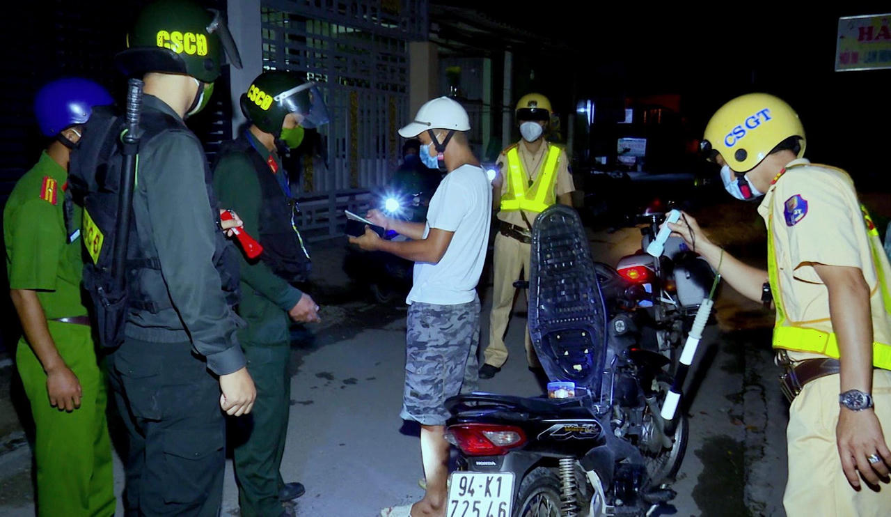 Công an Bạc Liêu: “Lá chắn thép” nơi tuyến đầu chống dịch