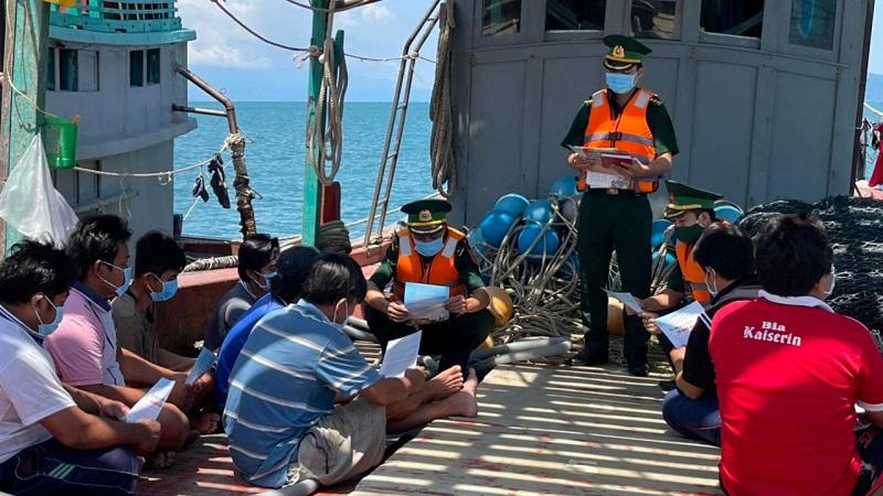 Tăng cường quản lý tàu cá ra khơi bám biển