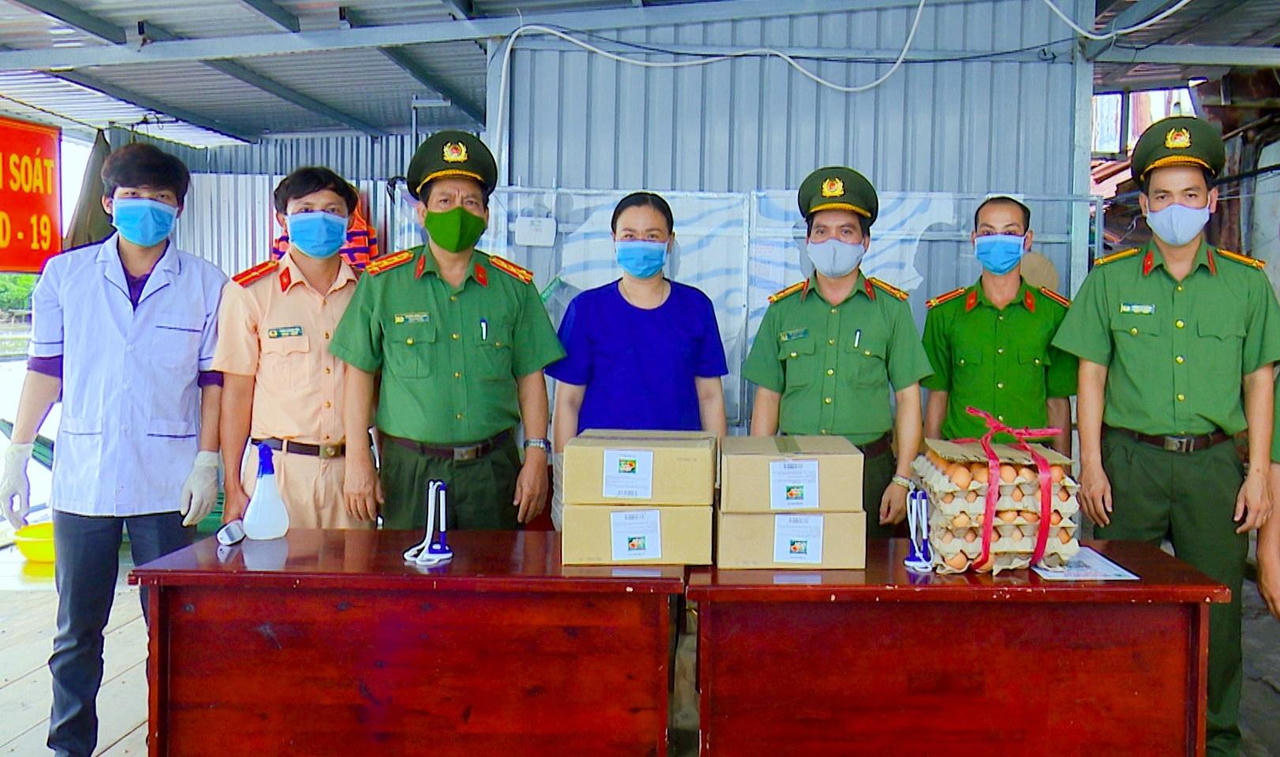 “Cuộc chiến” chống dịch ở vùng sông nước 