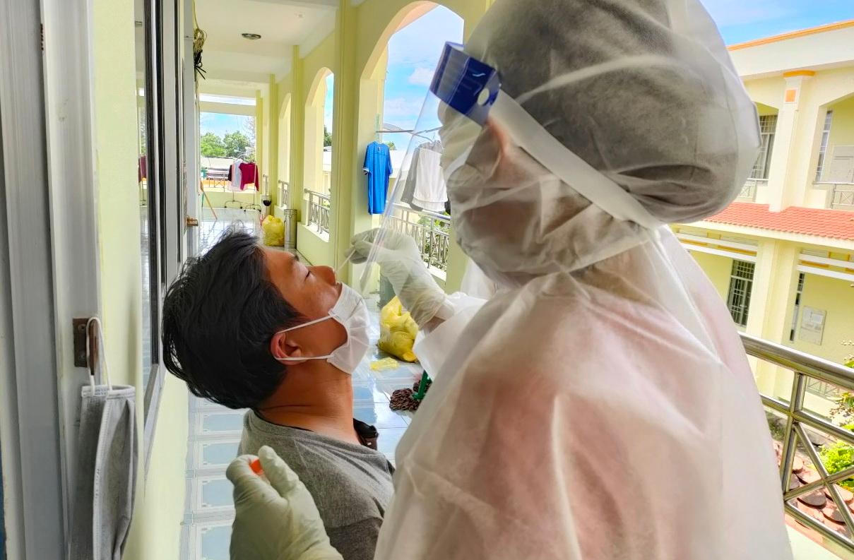 Cà Mau huy động nguồn lực xã hội hóa để test nhanh COVID-19
