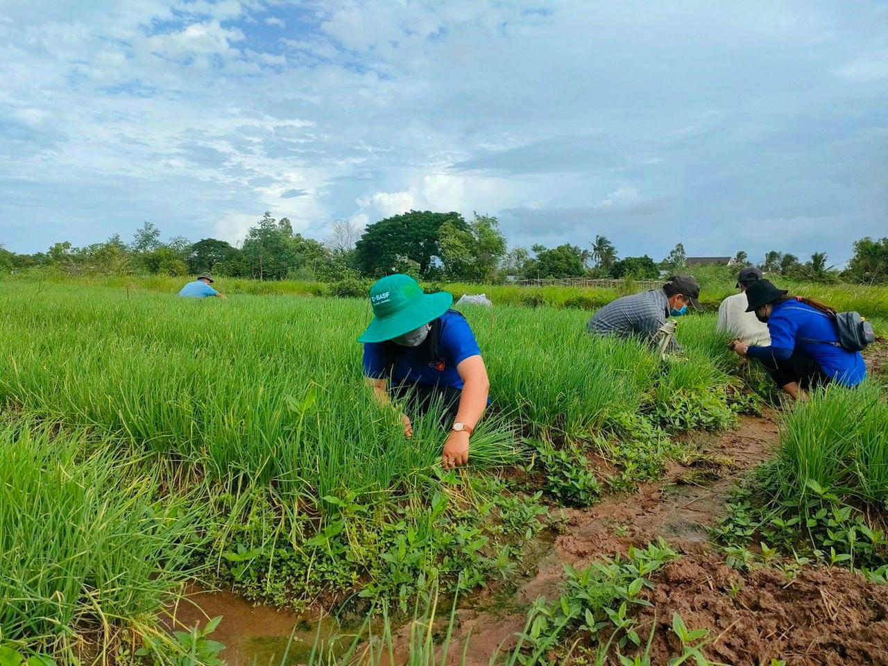 TP Bạc Liêu giúp dân tiêu thụ nông sản và hỗ trợ người dân do đại dịch COVID-19 