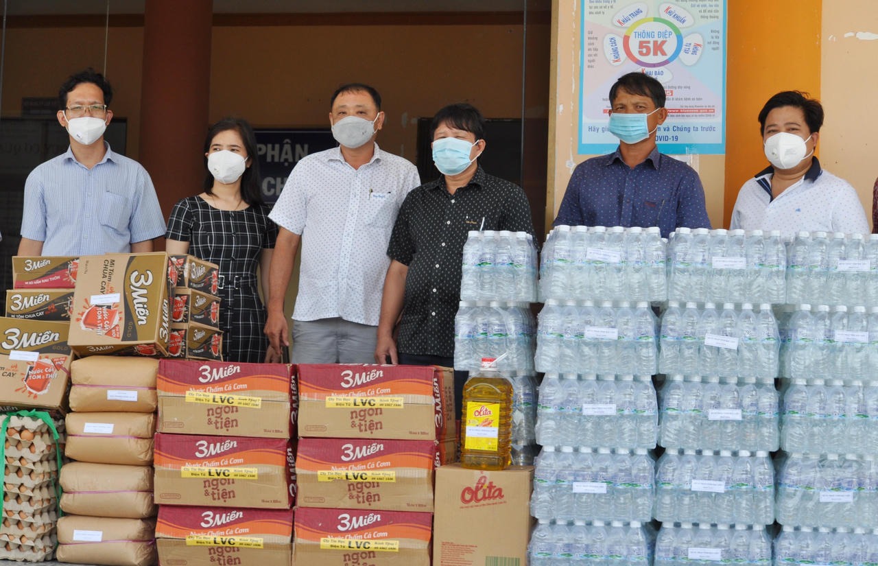 Sở Tư pháp Bạc Liêu hỗ trợ nhu yếu phẩm cho các khu cách ly