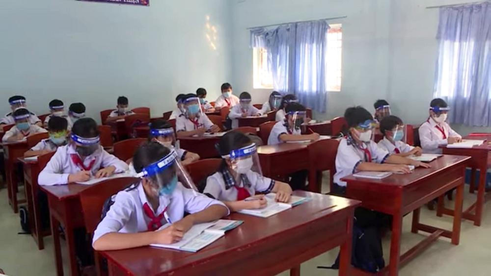 Cà Mau: Một số phụ huynh lo ngại dịch bệnh chưa cho con em đến trường