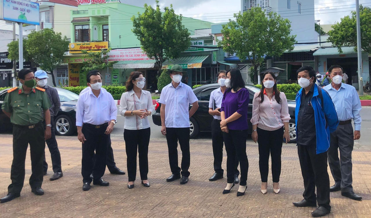 TP Bạc Liêu phấn đấu giảm cấp độ dịch và giám sát, kiểm tra tốt các khu phong tỏa, không để lây chéo