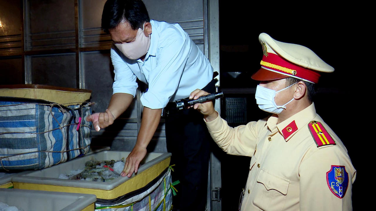 Mạnh tay xử lý hàng cấm, hàng hóa vi phạm trong mùa dịch COVID-19