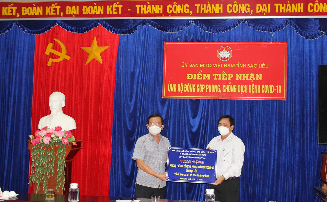 Ban liên lạc Đồng hương Bạc Liêu - Cà Mau tại TP. Hồ Chí Minh và Chương trình Vượt lên số phận trao tặng dụng cụ phòng, chống dịch 