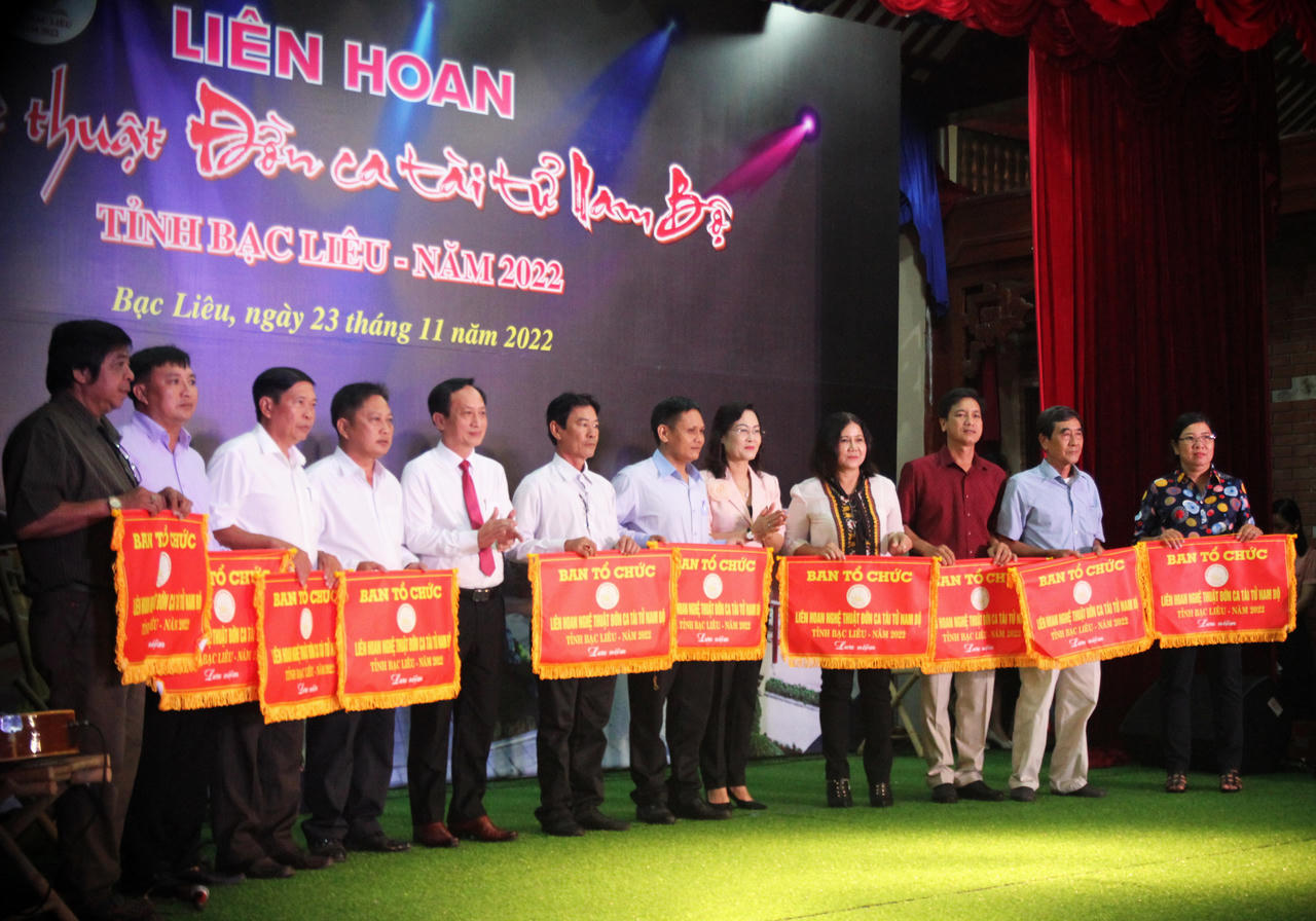 Đờn ca tài tử gắn bó máu thịt với đời sống người dân Nam Bộ