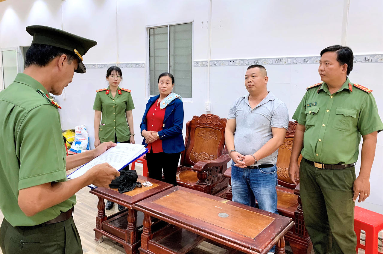 Bạc Liêu: Bắt đối tượng cưỡng ép gần 60 người Việt Nam ở lại nước ngoài trái phép