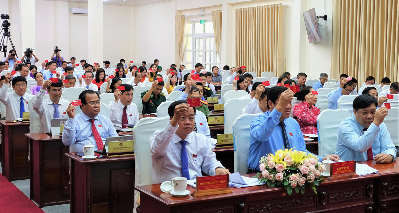 Kết thúc thành công kỳ họp thứ Tám, HĐND tỉnh Cà Mau khóa X 