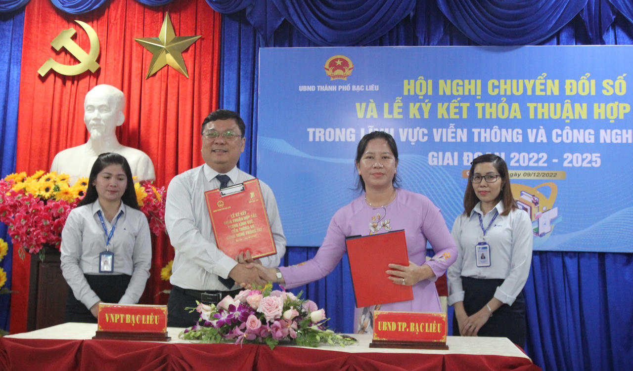 TP. Bạc Liêu và VNPT Bạc Liêu ký kết hợp tác chuyển đổi số
