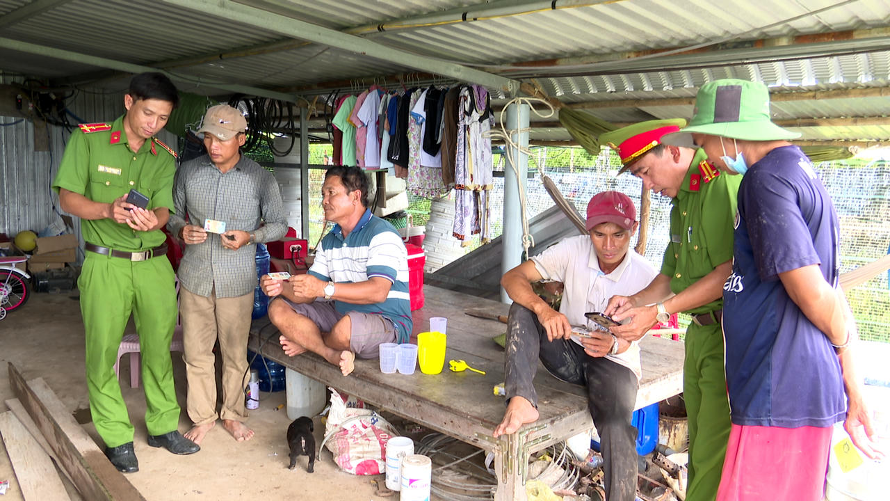  Người dân xứ biển với công cuộc chuyển đổi số