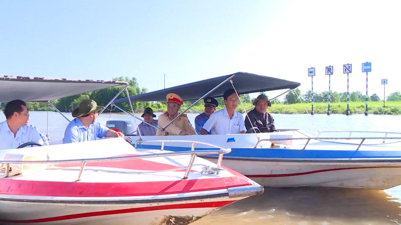 Nâng cao trách nhiệm người đứng đầu trong công tác đảm bảo trật tự an toàn giao thông 