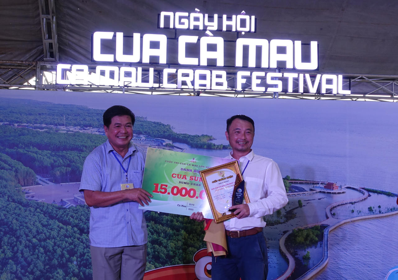 Vua đầu bếp cua Cà Mau, độc nhất cua Sumo