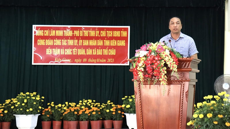 Chủ tịch UBND tỉnh Kiên Giang thăm tặng quà ở đảo tiền tiêu Thổ Châu