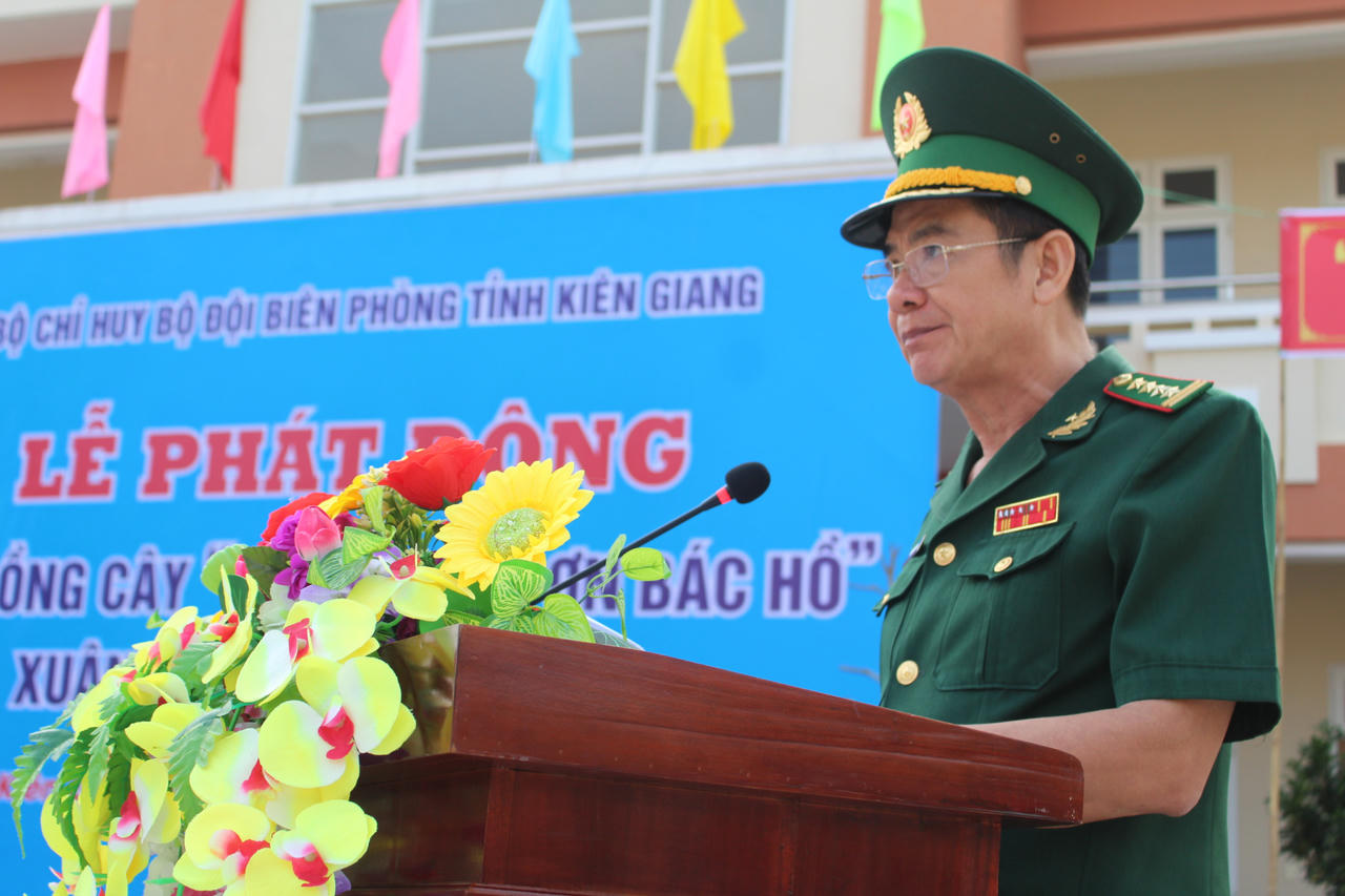 Cả nước tích cực 'ra quân' hưởng ứng Tết trồng cây