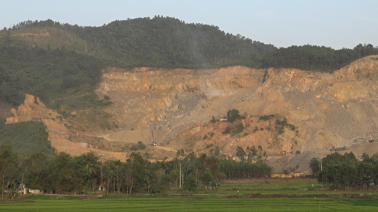  'Cuộc chiến' tận diệt khoáng sản, hủy hoại tài nguyên tại Đà Nẵng