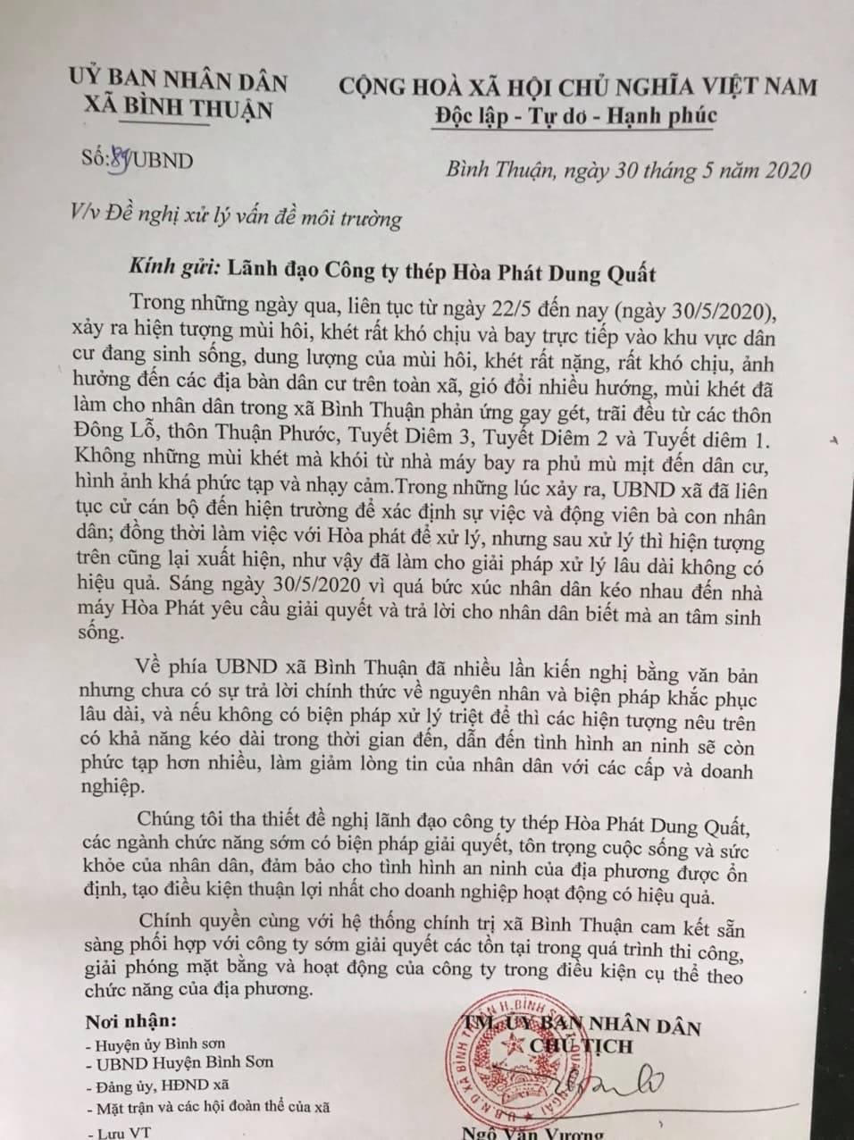 Không chịu đựng nổi mùi hôi khét kéo dài, người dân chặn cổng Công ty thép Hòa Phát Dung Quất