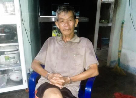 Bị chồng dùng búa đập tử vong do... thức đêm bấm điện thoại