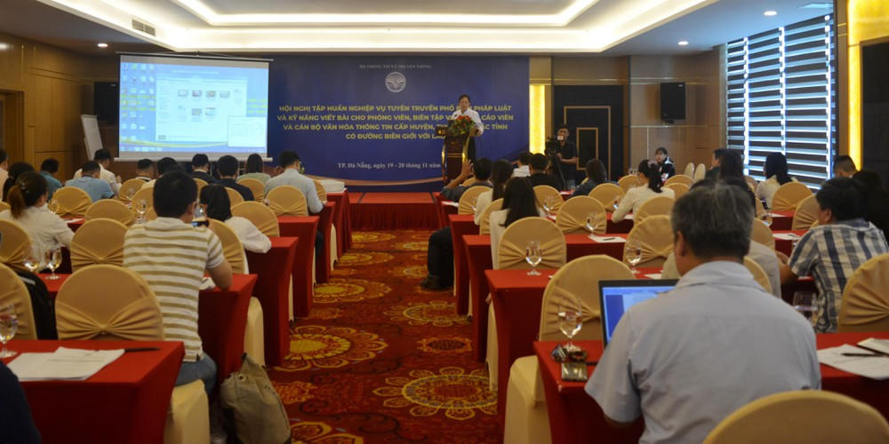 Nâng cao hiểu biết và kỹ năng nghiệp vụ tuyên truyền, phổ biến pháp luật về tình hình biên giới Việt – Lào.