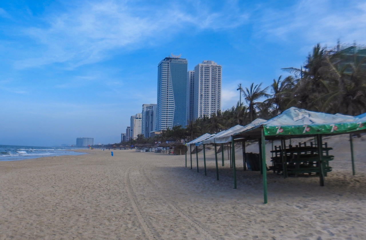 Đà Nẵng vắng lặng sau khi tạm dừng nhiều hoạt động để phòng, chống dịch Covid-19