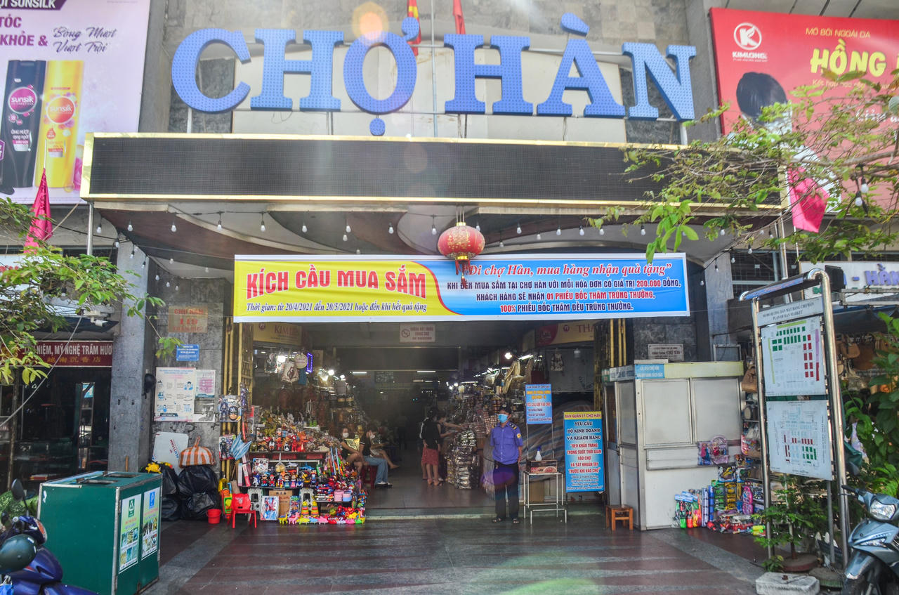 Đà Nẵng vắng lặng sau khi tạm dừng nhiều hoạt động để phòng, chống dịch Covid-19