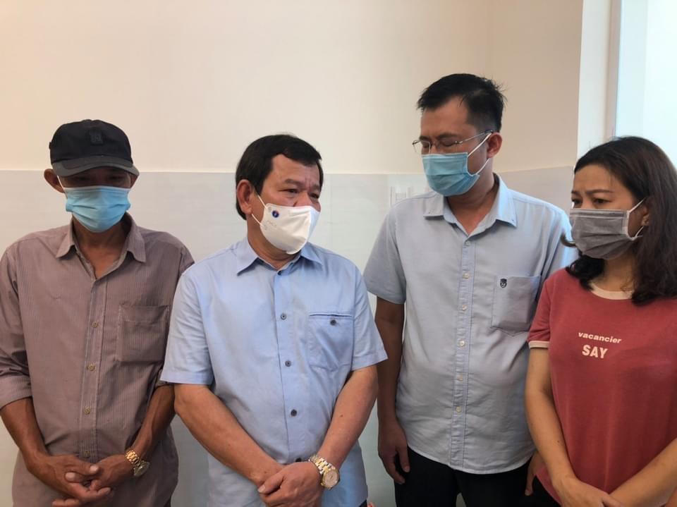 Hàng xóm rơi nước mắt khi bất lực chứng kiến đám cháy 'cướp mạng' gia đình trẻ 