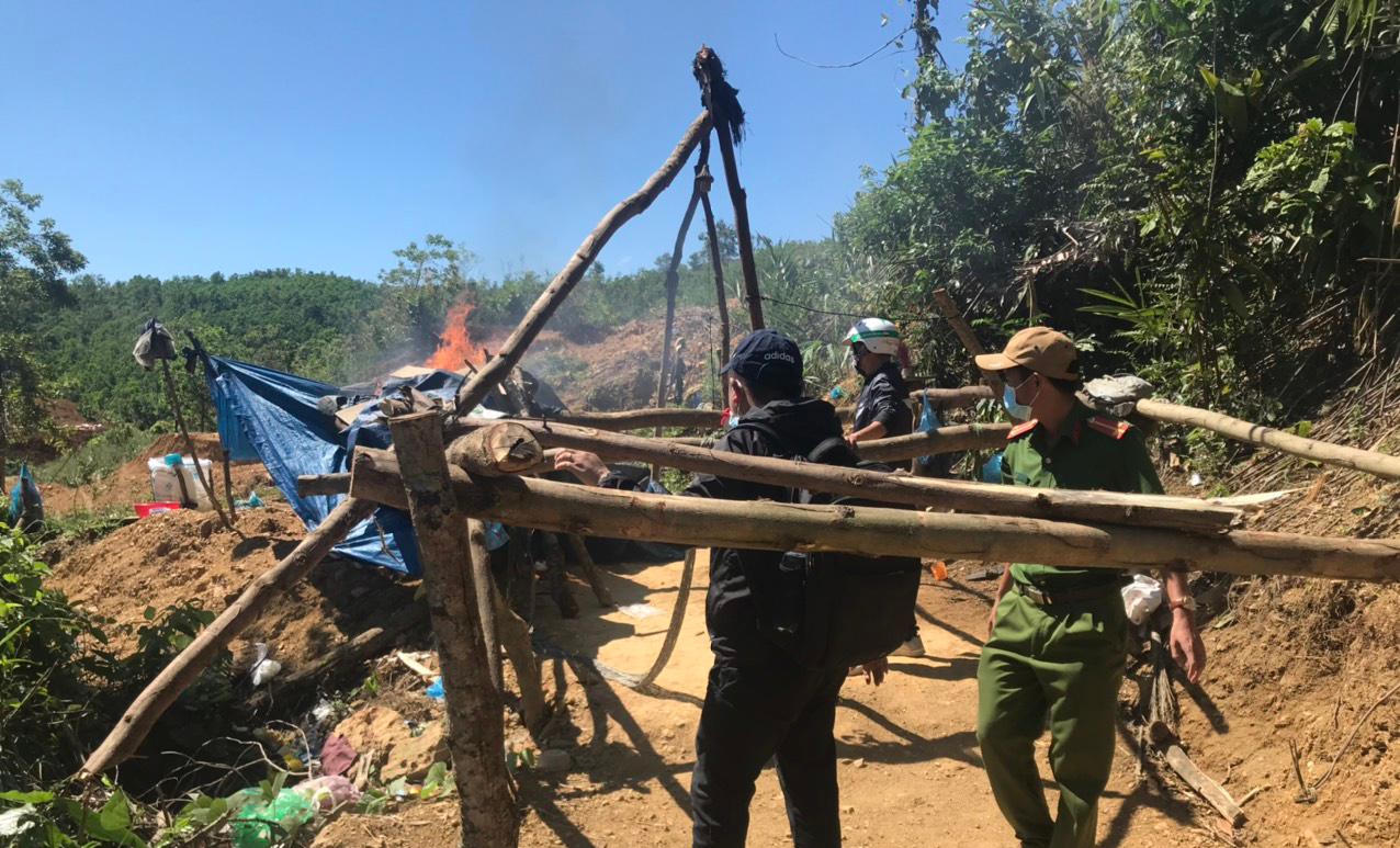 Truy quét vàng tặc tại bãi vàng Bồng Miêu