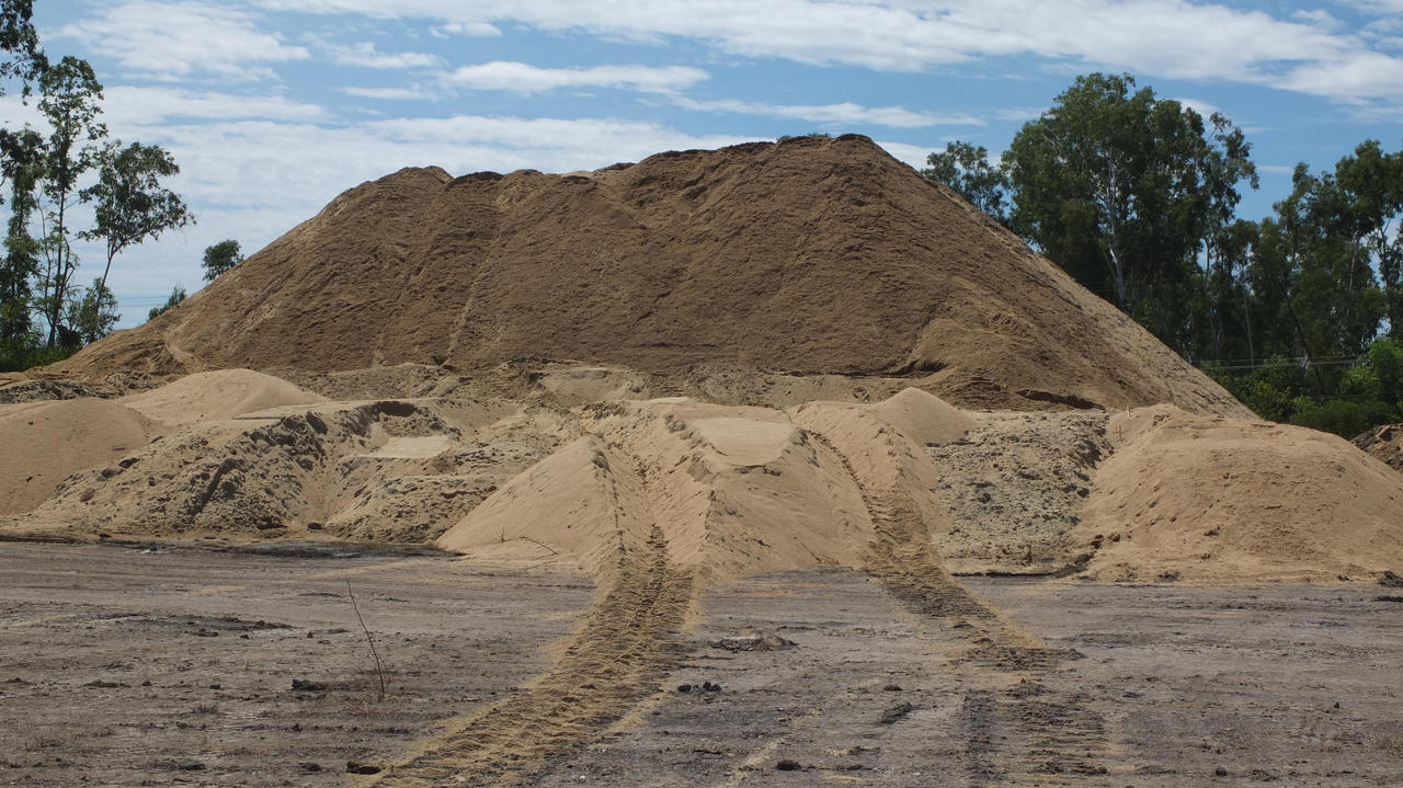 Lập biên bản doanh nghiệp tập kết vật liệu xây dựng trái quy định
