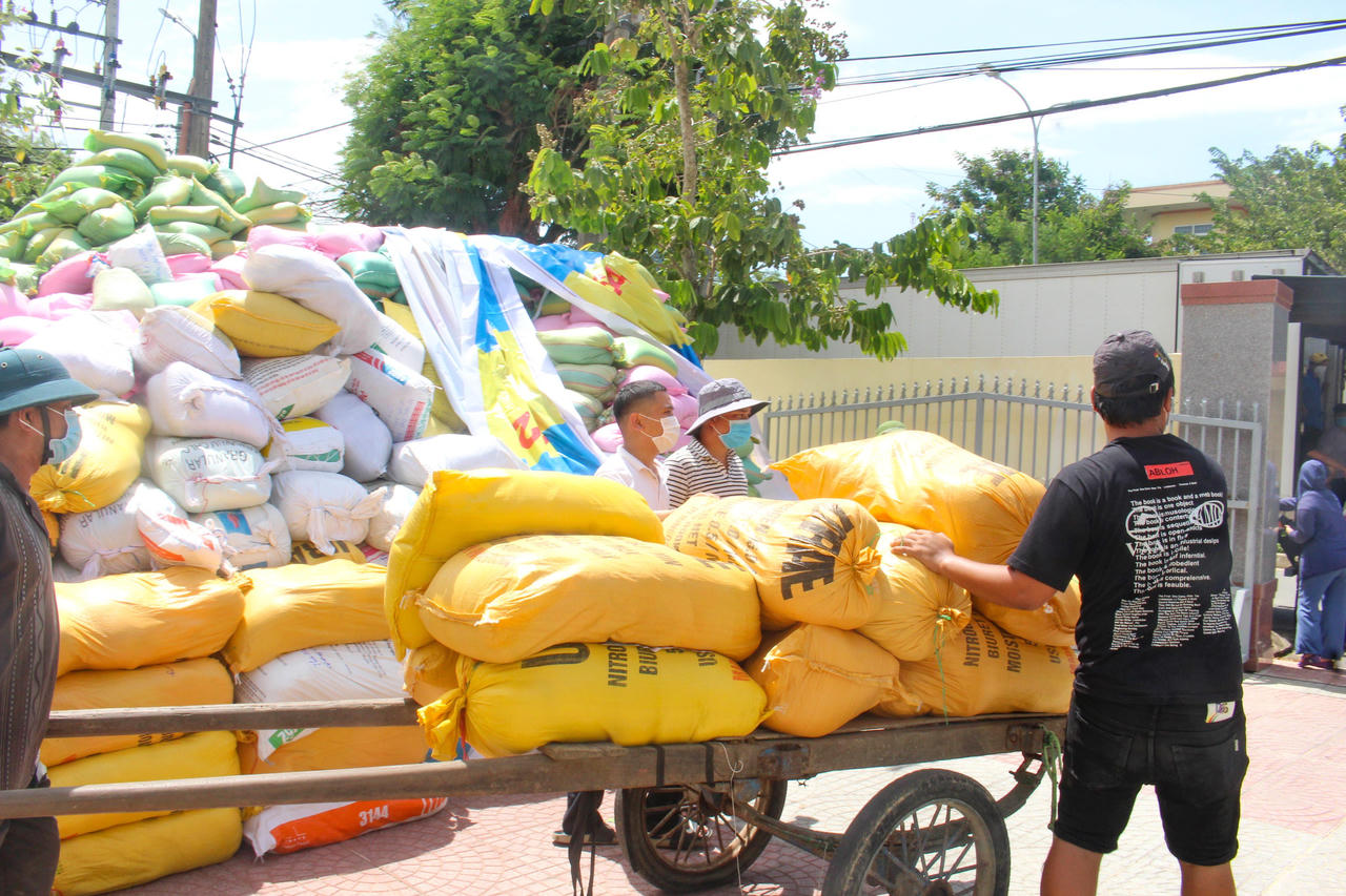 Quảng Nam quyên góp hơn 320 tấn hàng hỗ trợ TP Hồ Chí Minh chống dịch COVID-19
