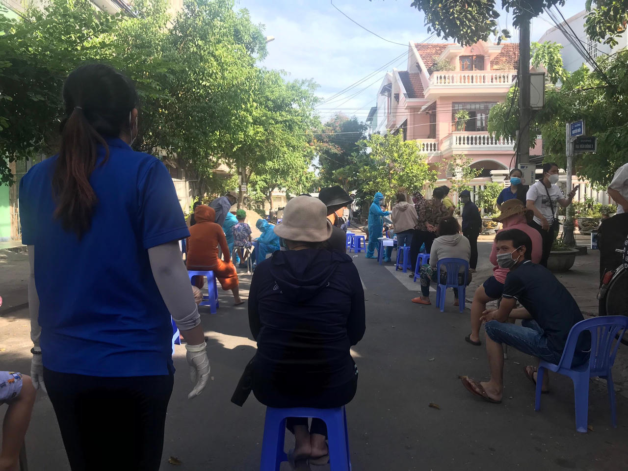 Mong muốn xử lý nghiêm minh việc nữ nhân viên y tế bị "tát vào mặt" khi đang lấy mẫu xét nghiệm COVID-19