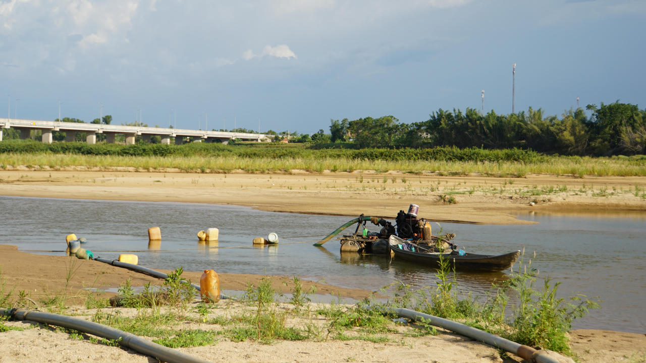 Cát tặc vẫn “lộng hành” trên sông Trà Khúc